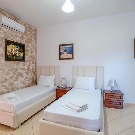 Eleni Guest House Sarandë Esterno foto