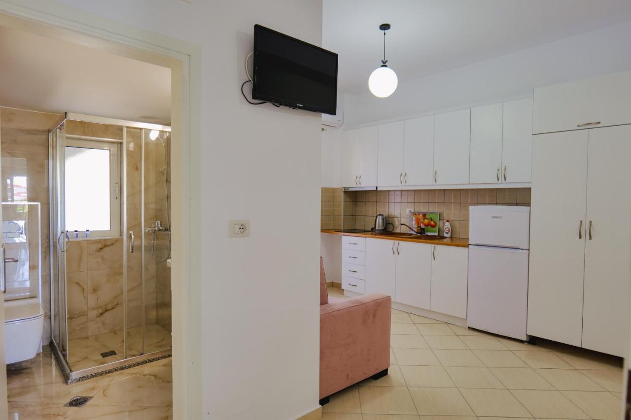 Eleni Guest House Sarandë Esterno foto