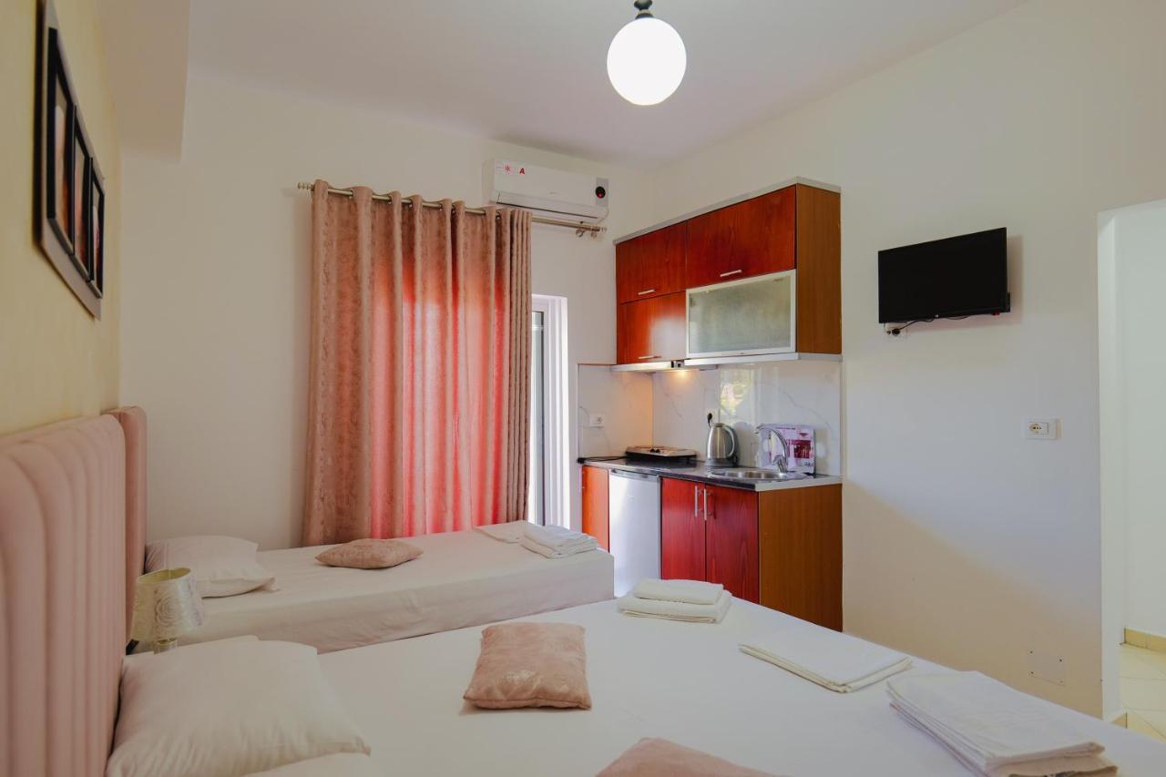 Eleni Guest House Sarandë Esterno foto