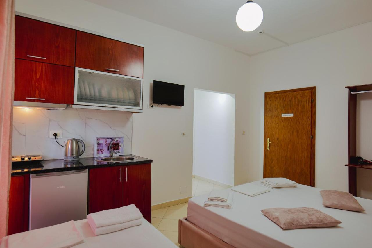 Eleni Guest House Sarandë Esterno foto