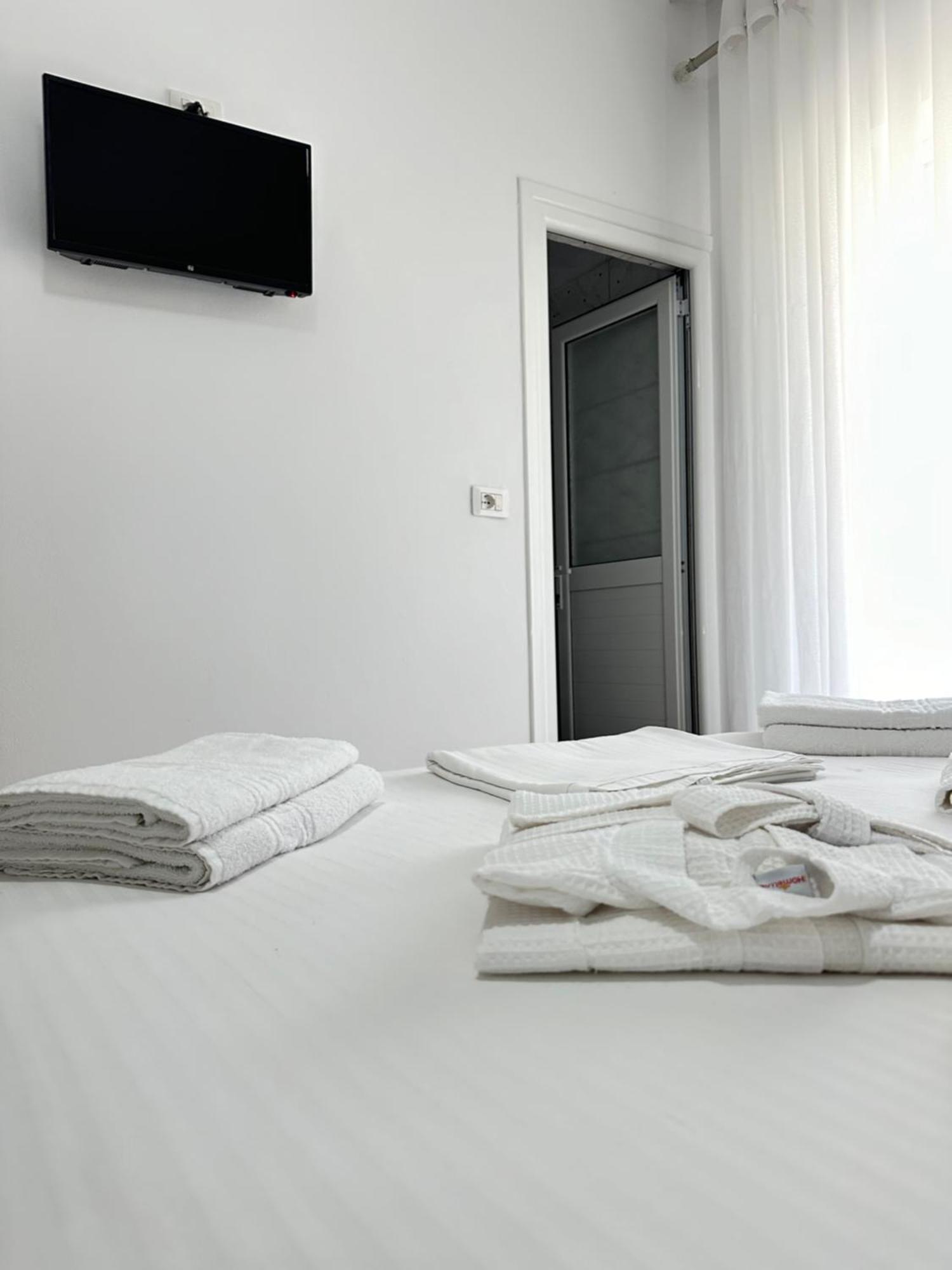 Eleni Guest House Sarandë Esterno foto