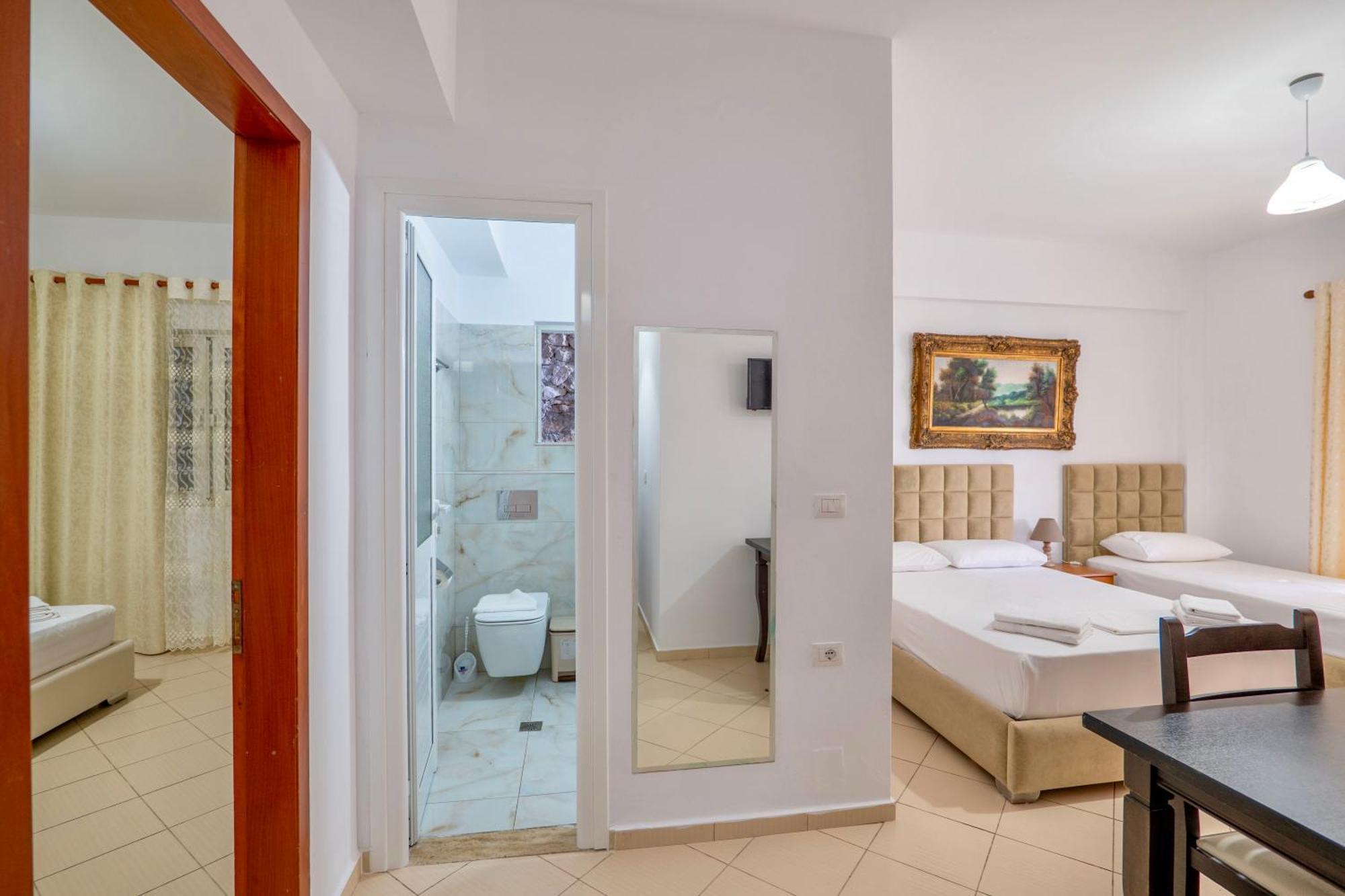 Eleni Guest House Sarandë Esterno foto