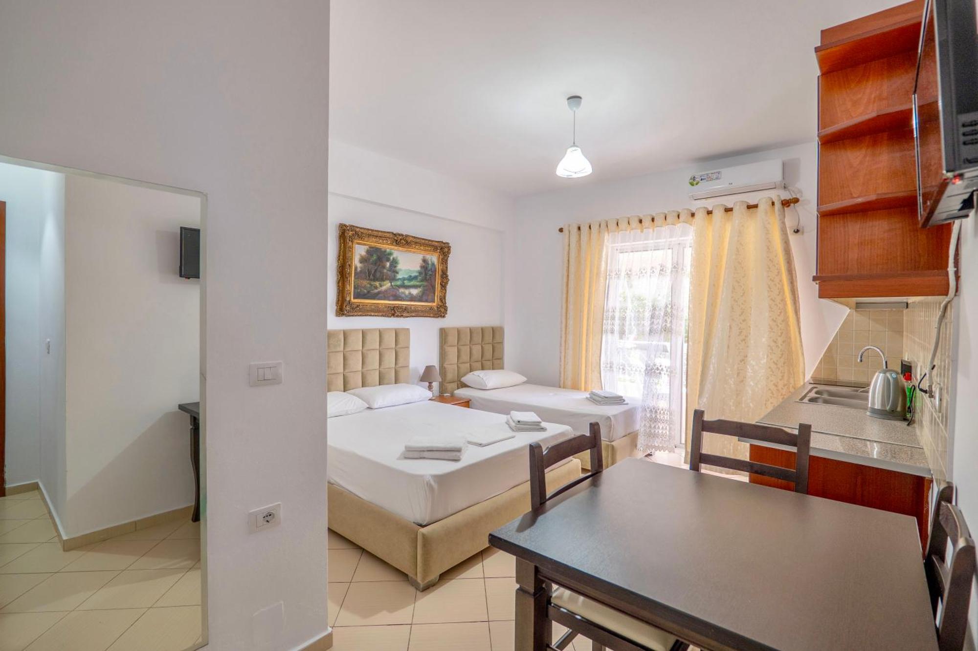 Eleni Guest House Sarandë Esterno foto