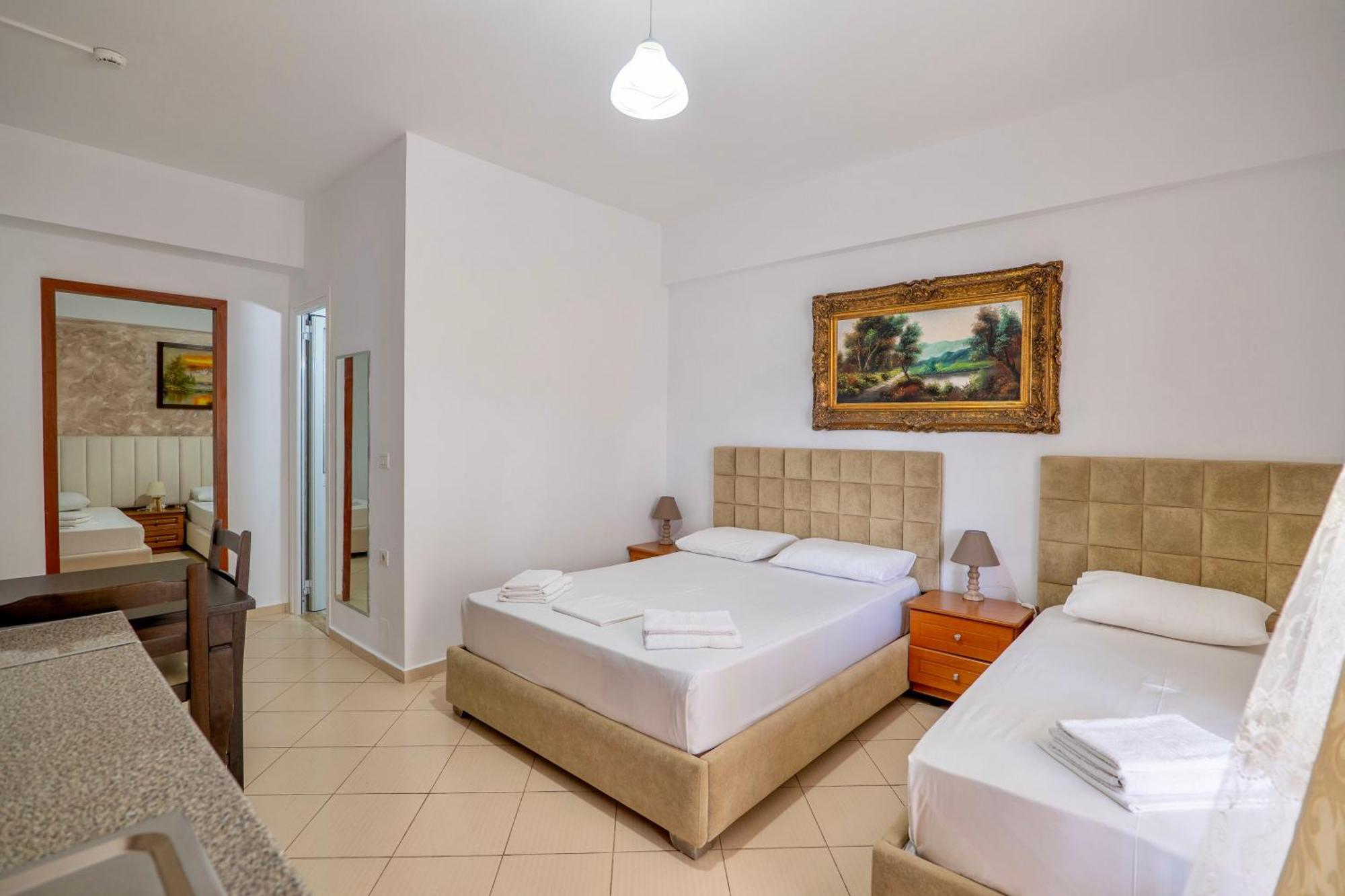 Eleni Guest House Sarandë Esterno foto
